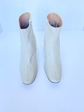 Vero Cuoio Made in Italy Creamy Ankle Boots Size 36 – Gently Used